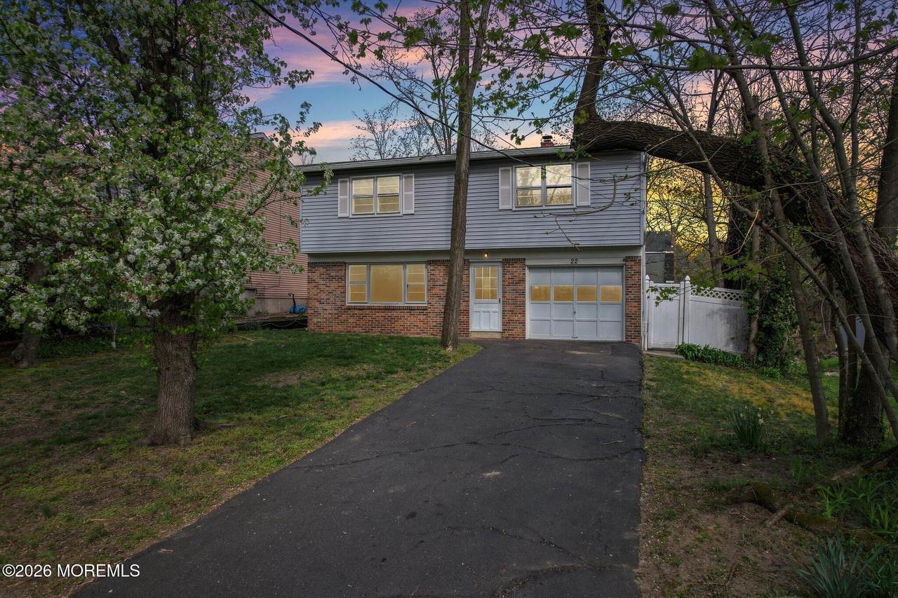 22 Meadowbrook Avenue - Photo 1