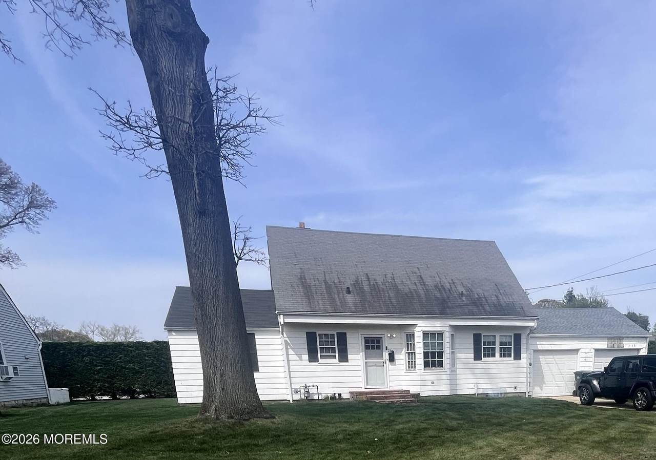 239 Pinewood Avenue - Photo 1