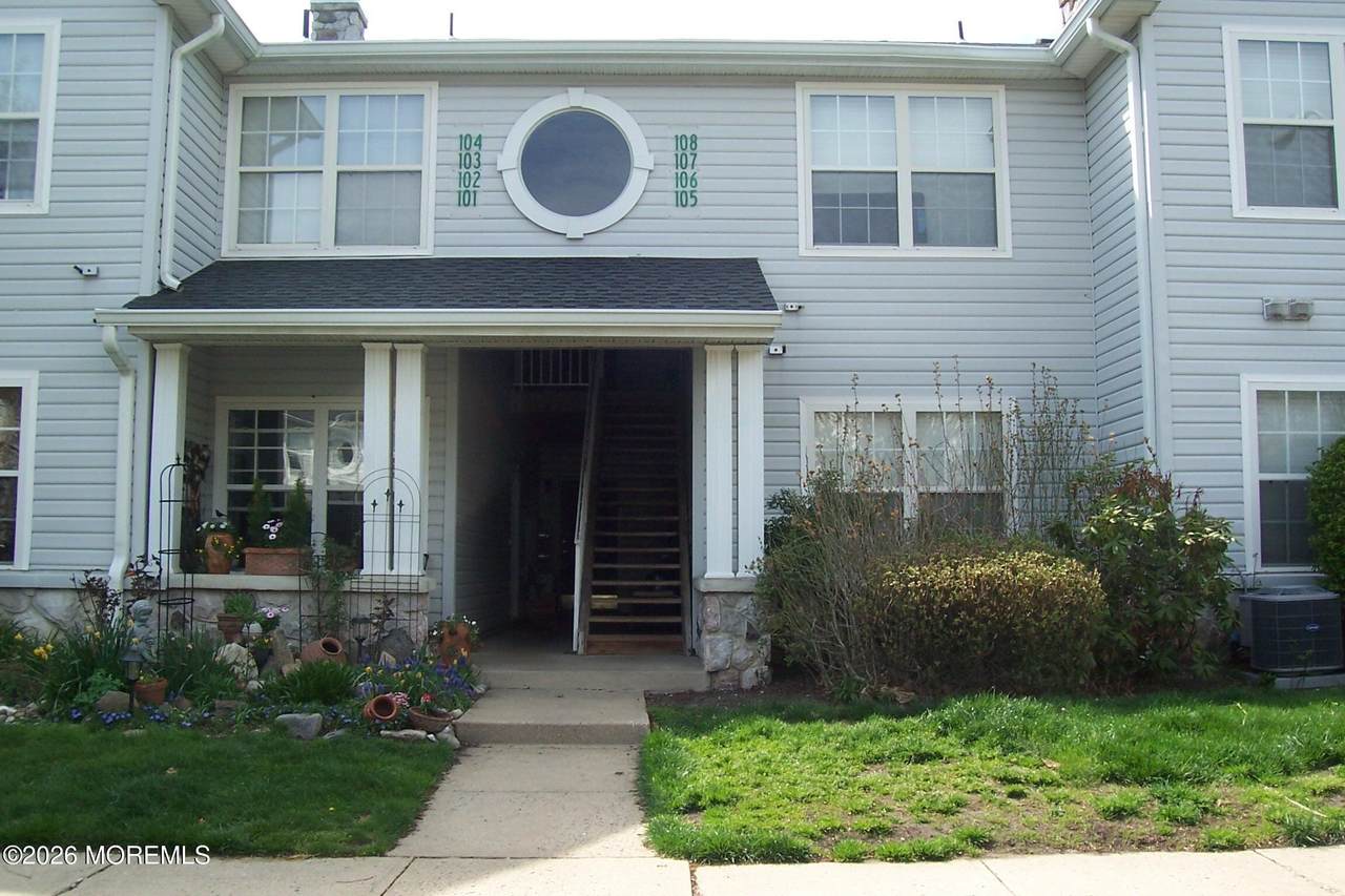 107 Des Moines Court - Photo 1