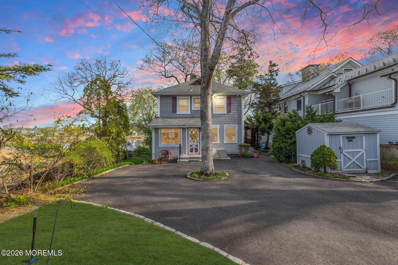 613 Beacon Boulevard - Photo 1