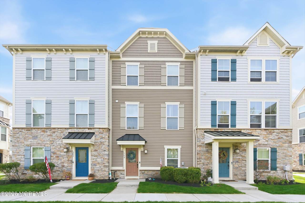 302 Bayside Court - Photo 1