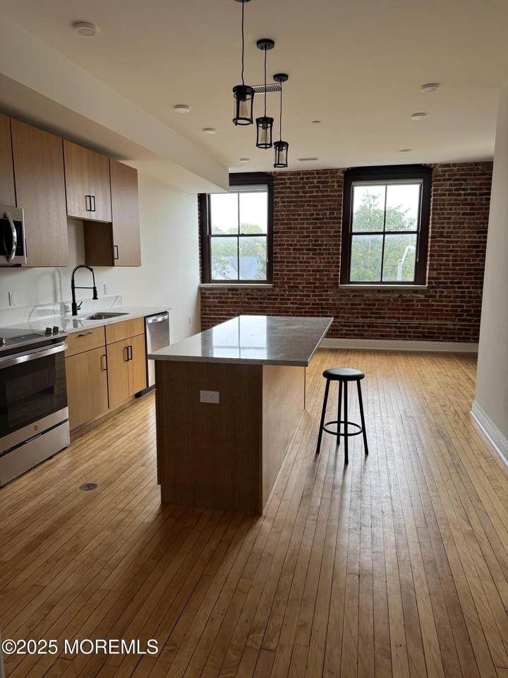 179 Chelsea Avenue - Photo 1