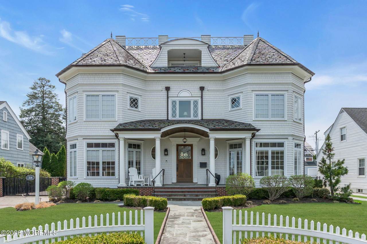 314 Brooklyn Boulevard - Photo 1