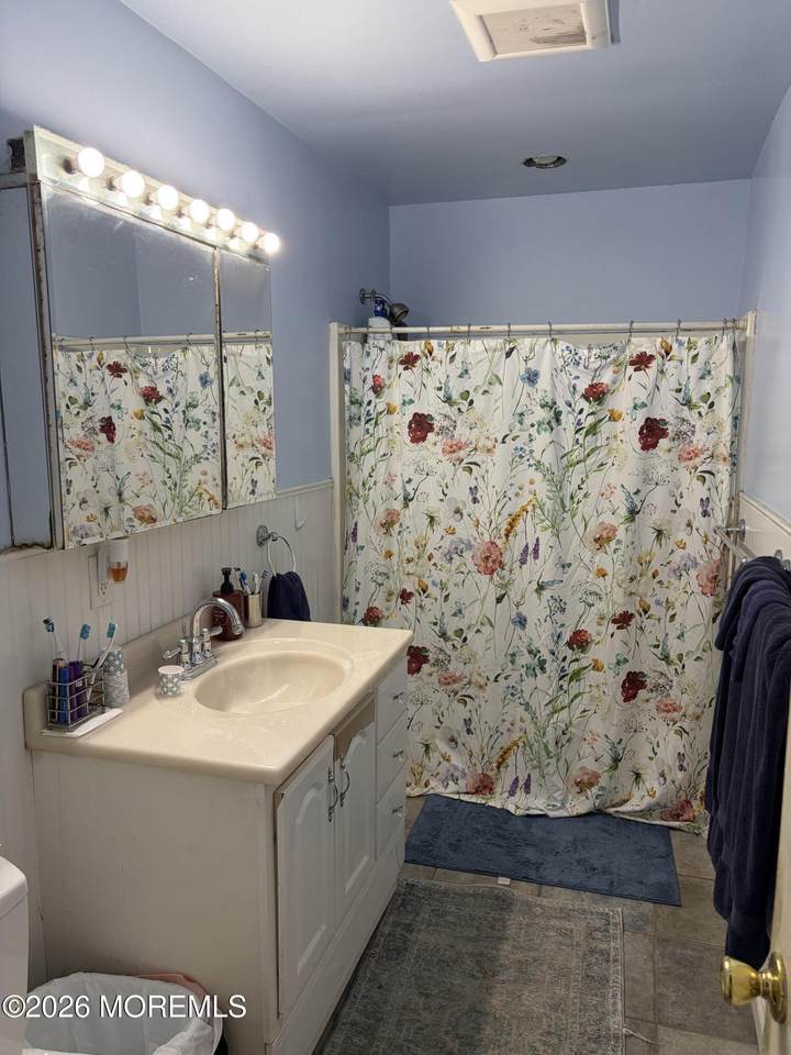 https://bt-photos.global.ssl.fastly.net/monmouth/1280_boomver_1_22611723-2.jpg