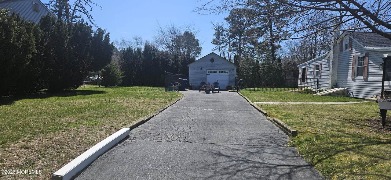 https://bt-photos.global.ssl.fastly.net/monmouth/1280_boomver_1_22611777-2.jpg