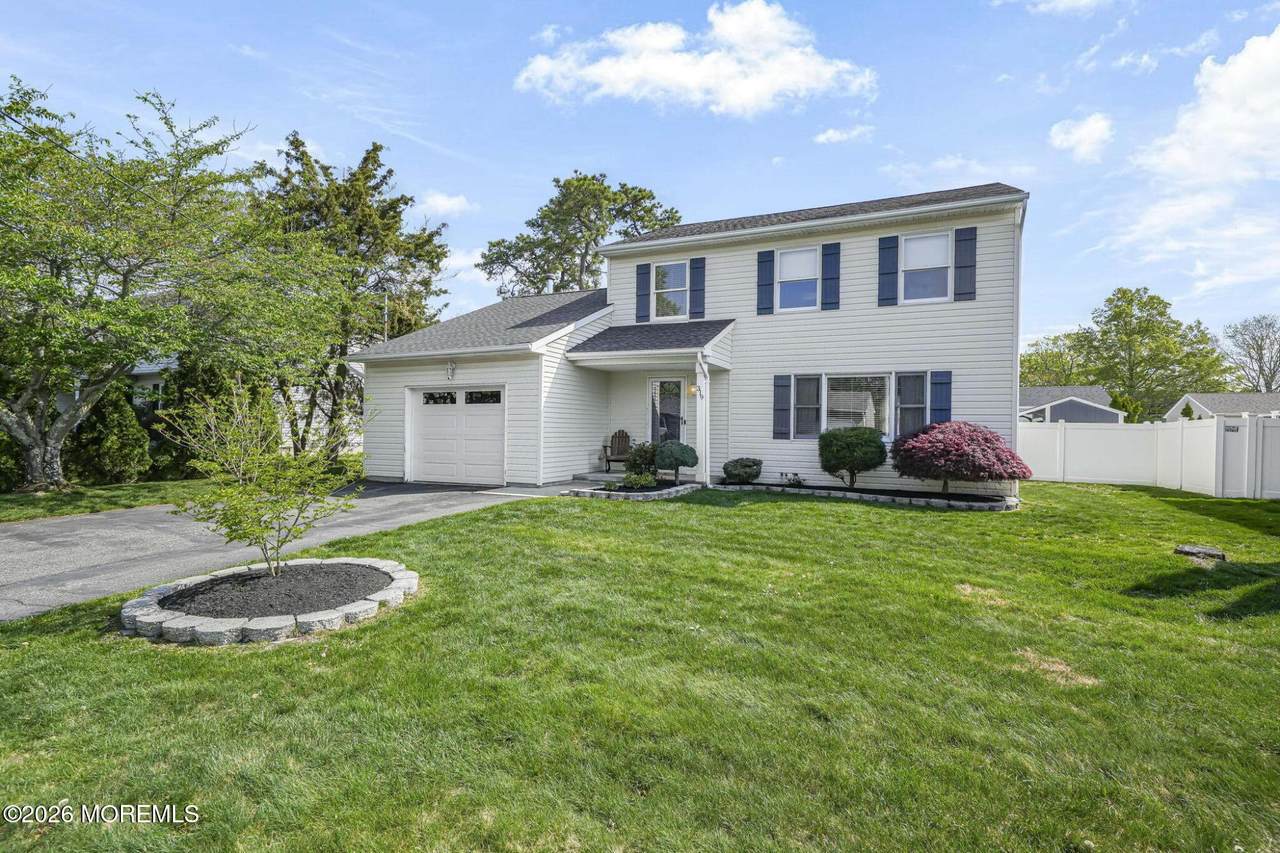 319 Hudson Drive - Photo 1