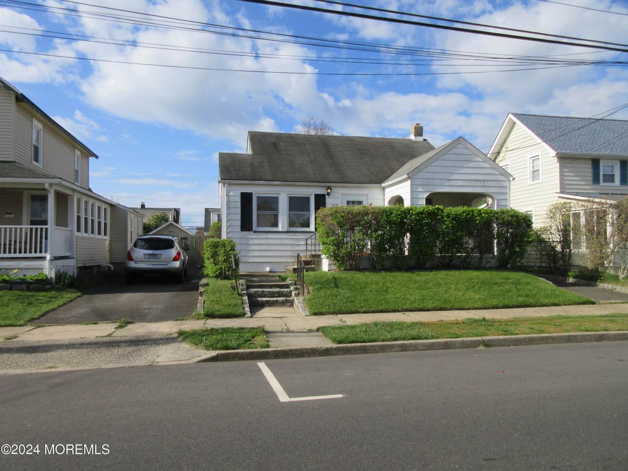 323 15th Avenue - Photo 1