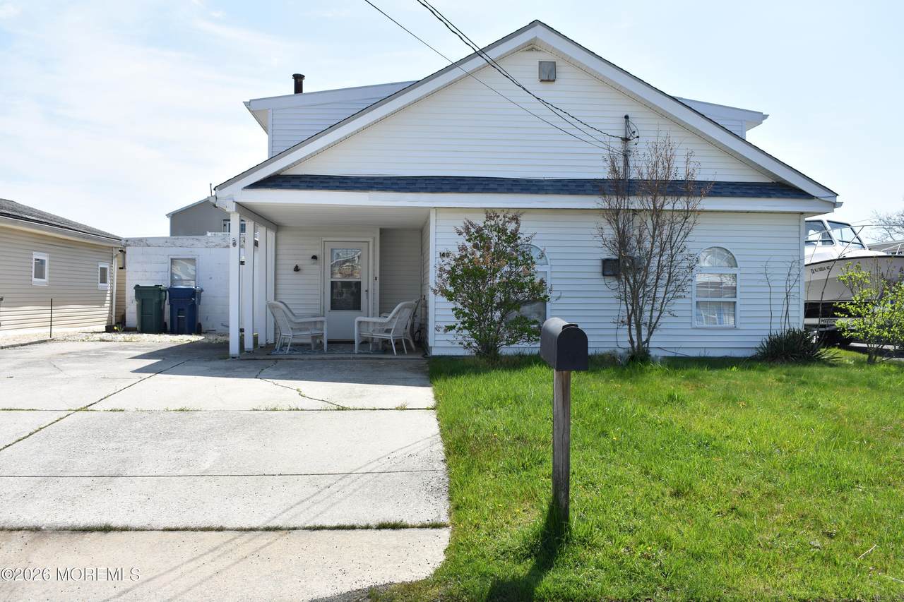 140 Ensign Drive - Photo 1