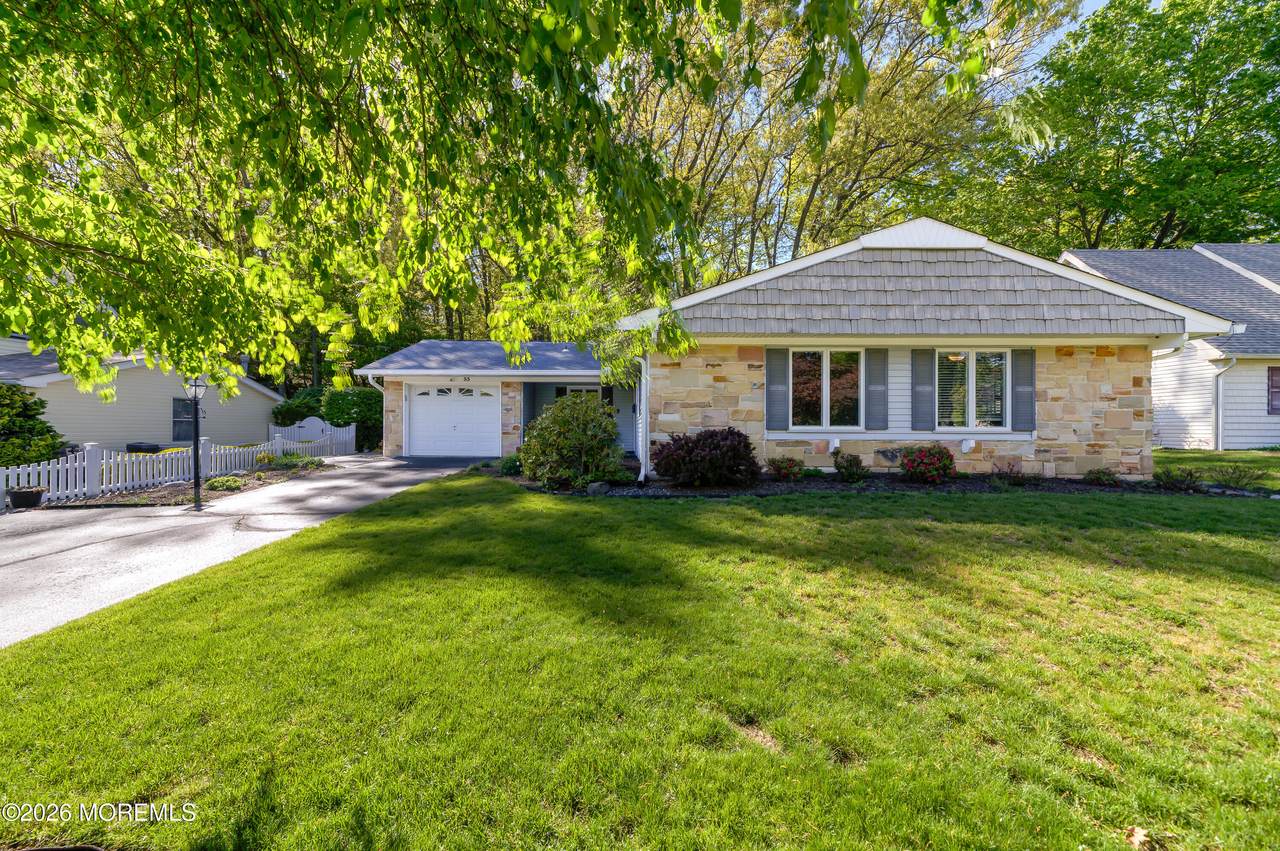 33 Imperia Place - Photo 1