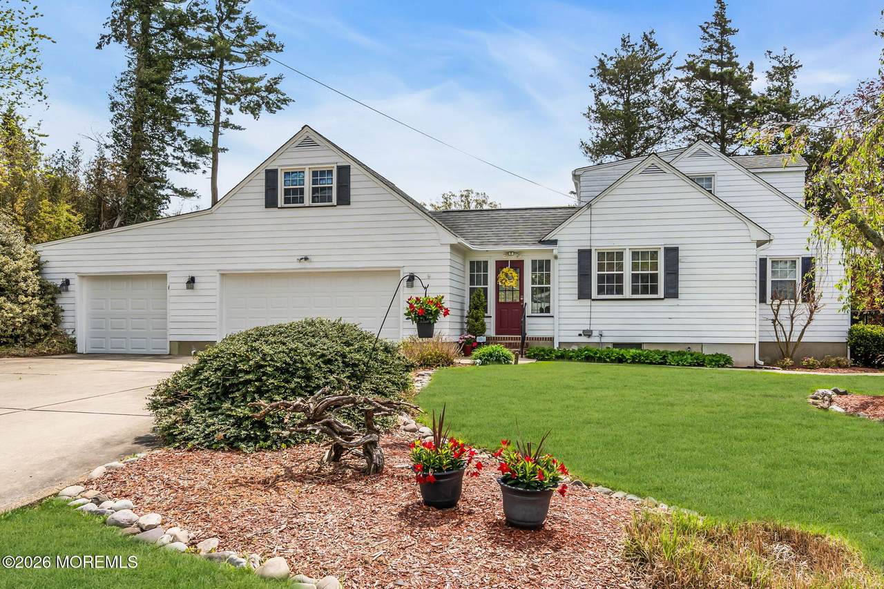 623 Brookside Drive - Photo 1