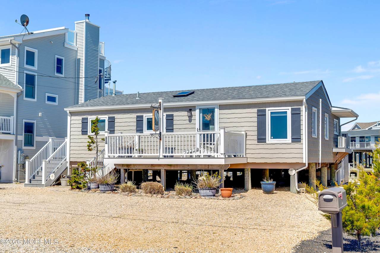 264 Heron Road - Photo 1
