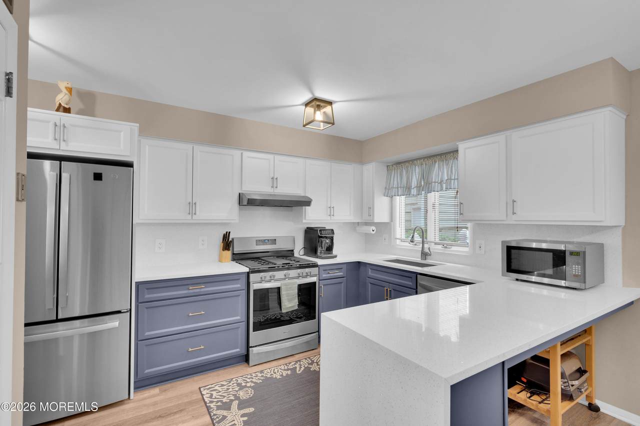 129 Fremont Avenue - Photo 1