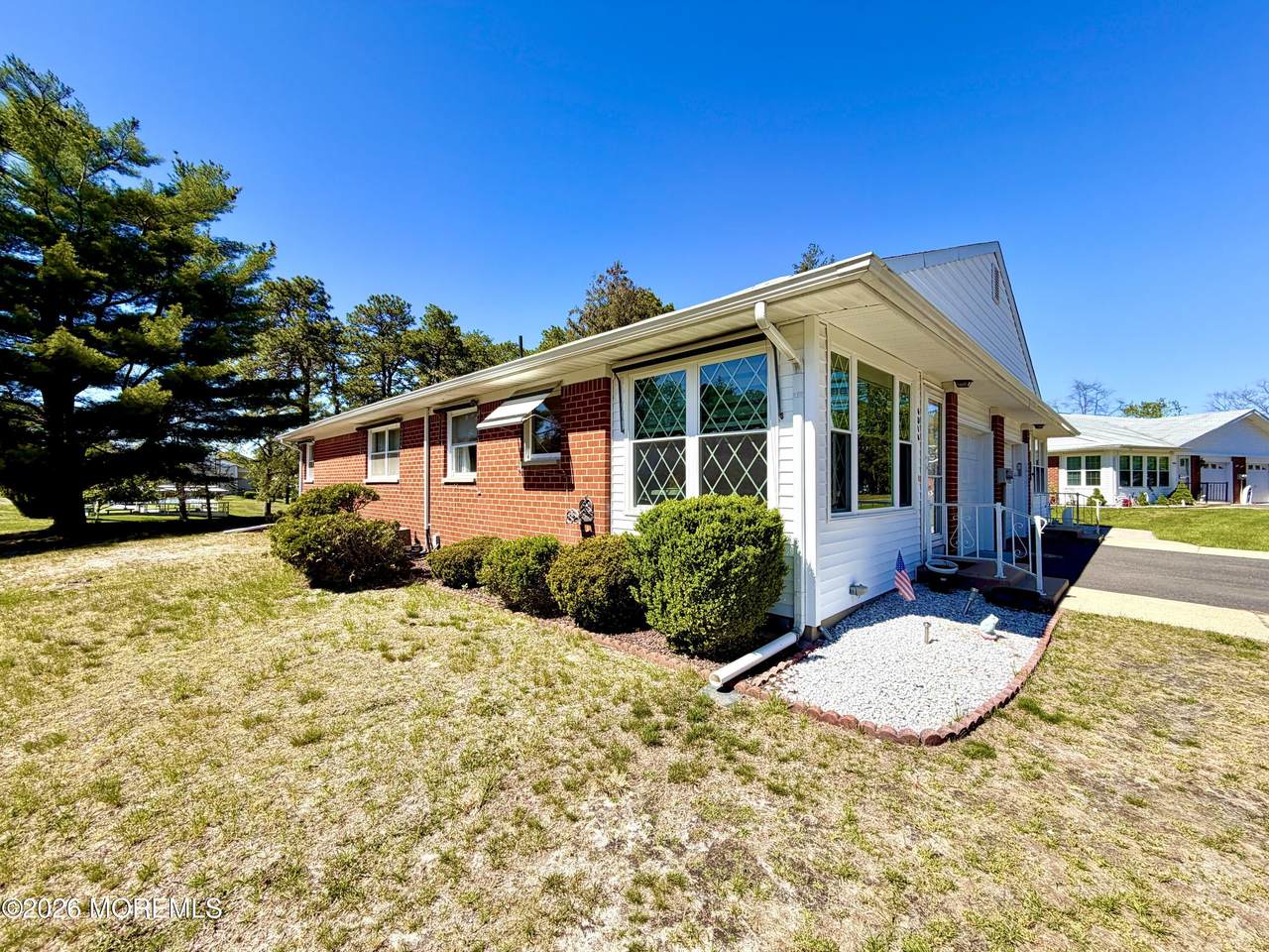 401 Highland Drive - Photo 1
