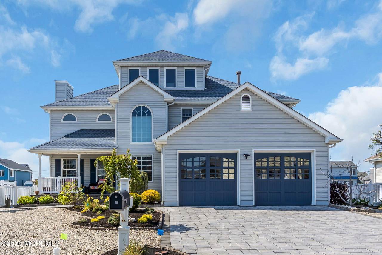 808 Ensign Drive - Photo 1