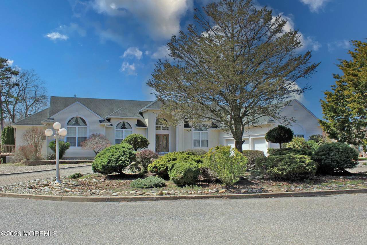 199 Royal Oaks Drive - Photo 1
