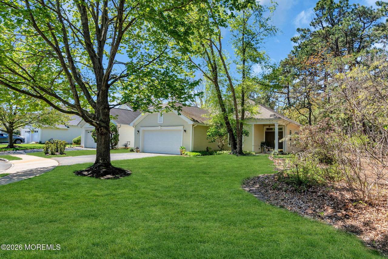 52 Summerwinds Drive - Photo 1