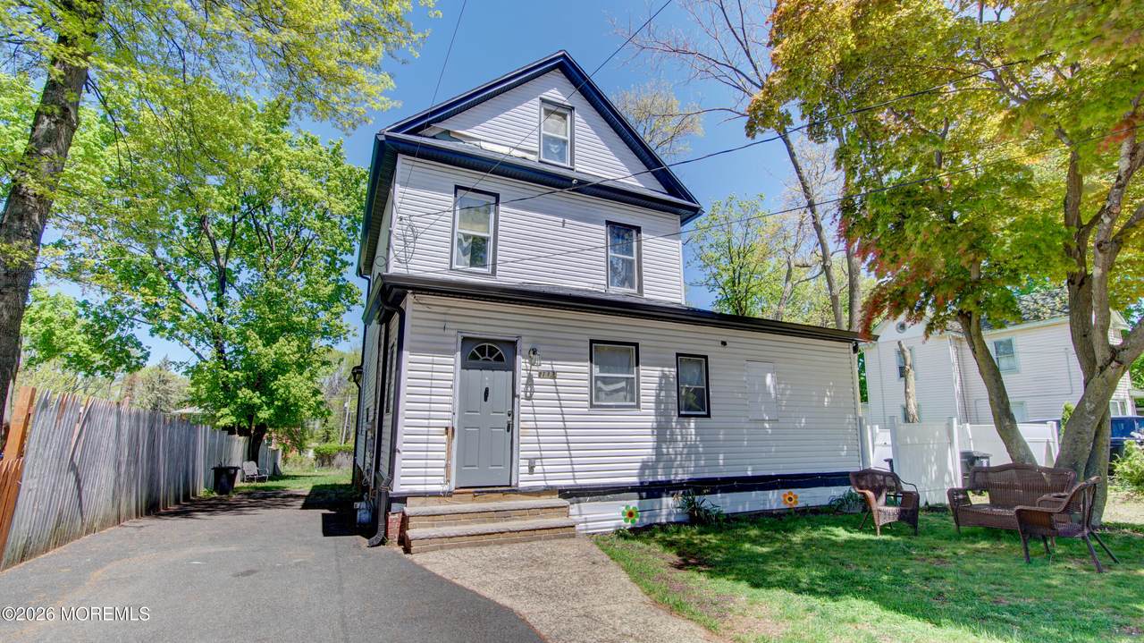 112 Chestnut Avenue - Photo 1