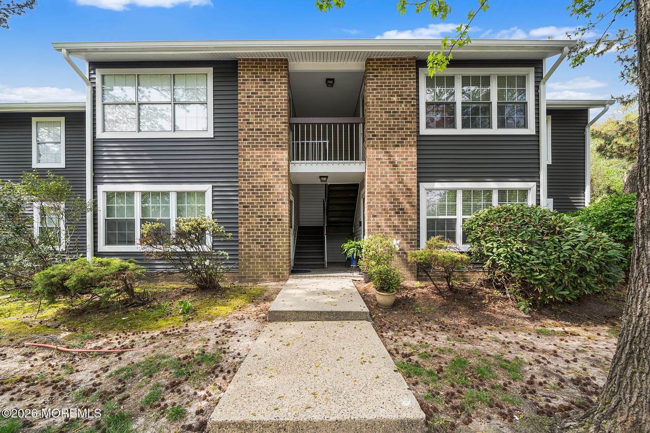8 Lafayette Court - Photo 1