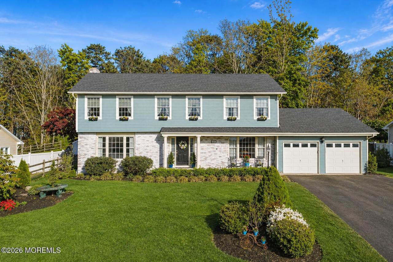 213 Woodberry Drive - Photo 1