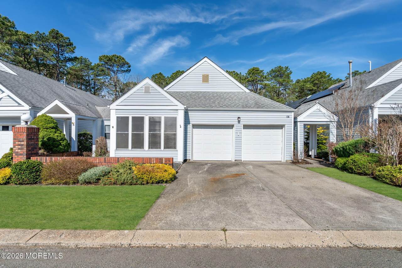 136 Longwood Drive - Photo 1