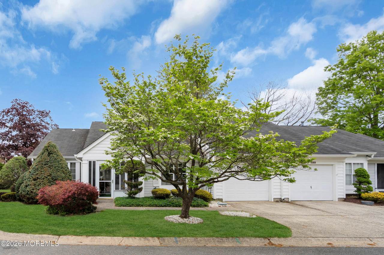 880A Winchester Court - Photo 1