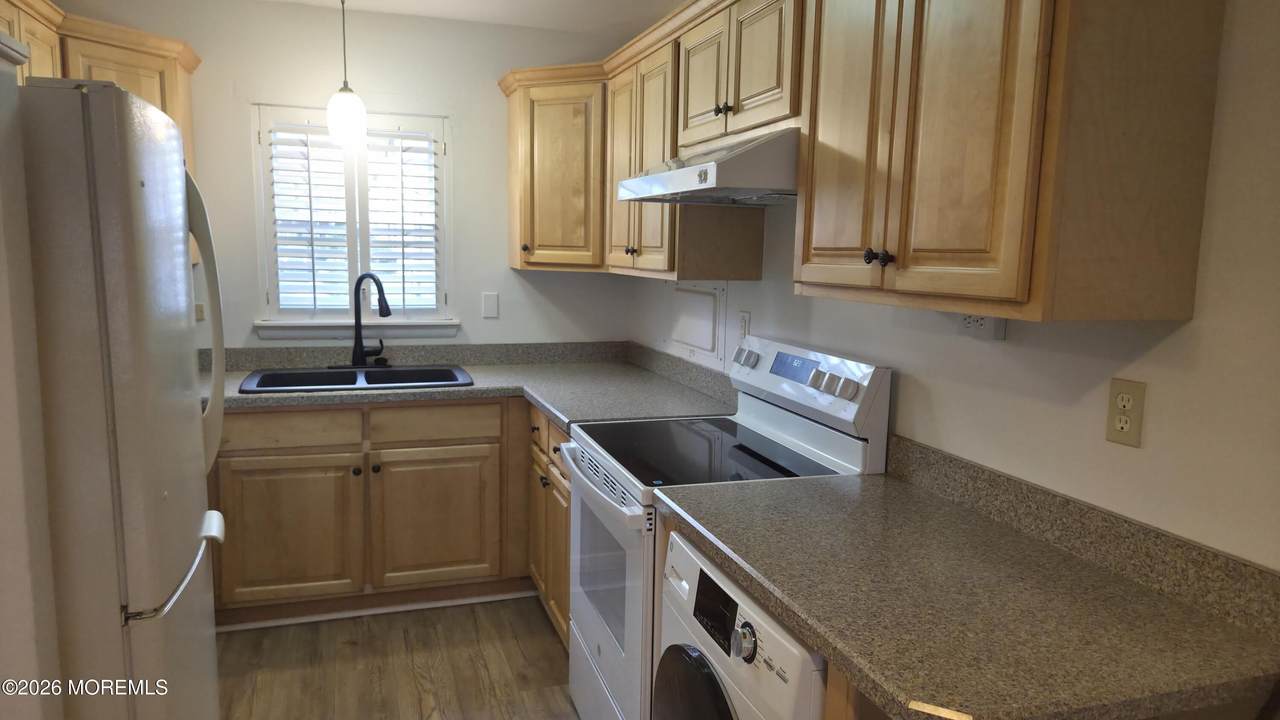 47 Cambridge Court - Photo 1