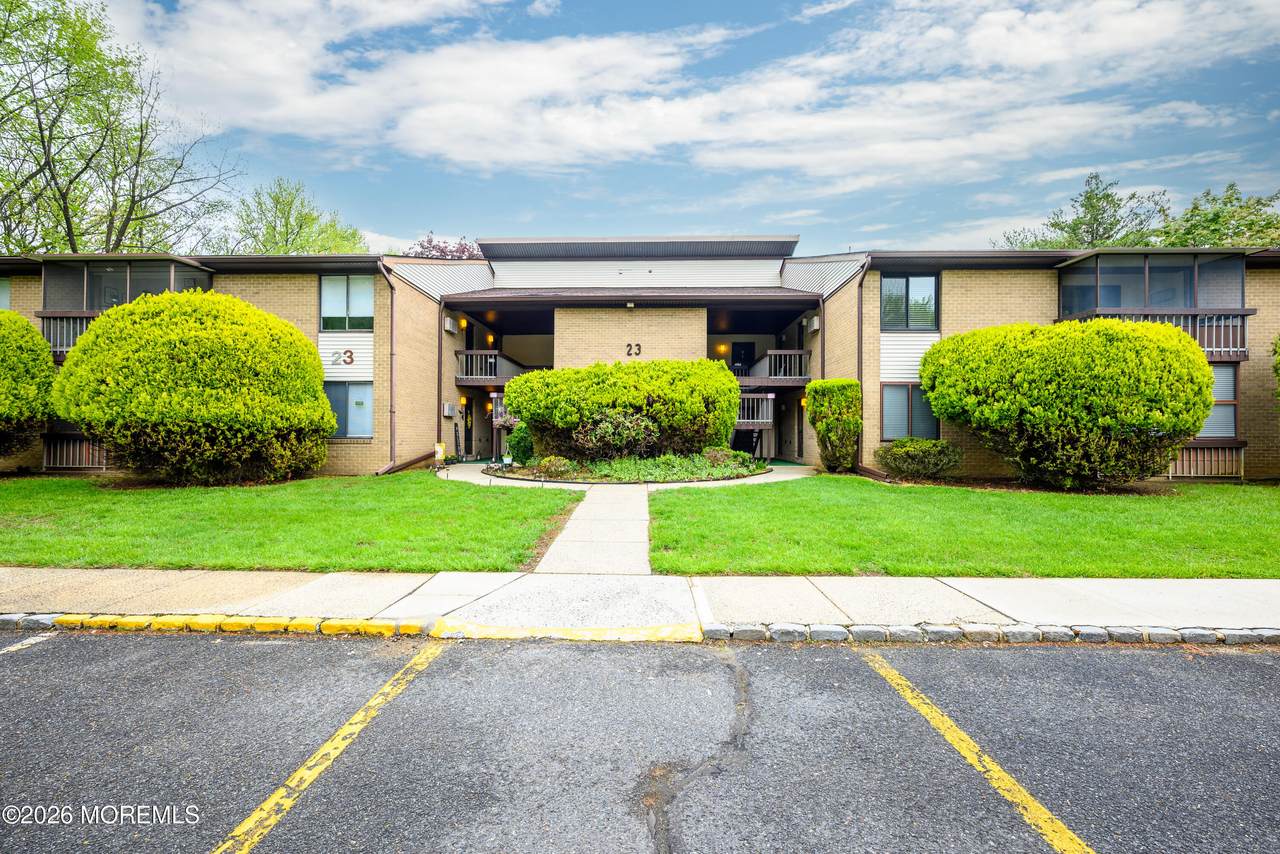23 Meadow Green Circle - Photo 1