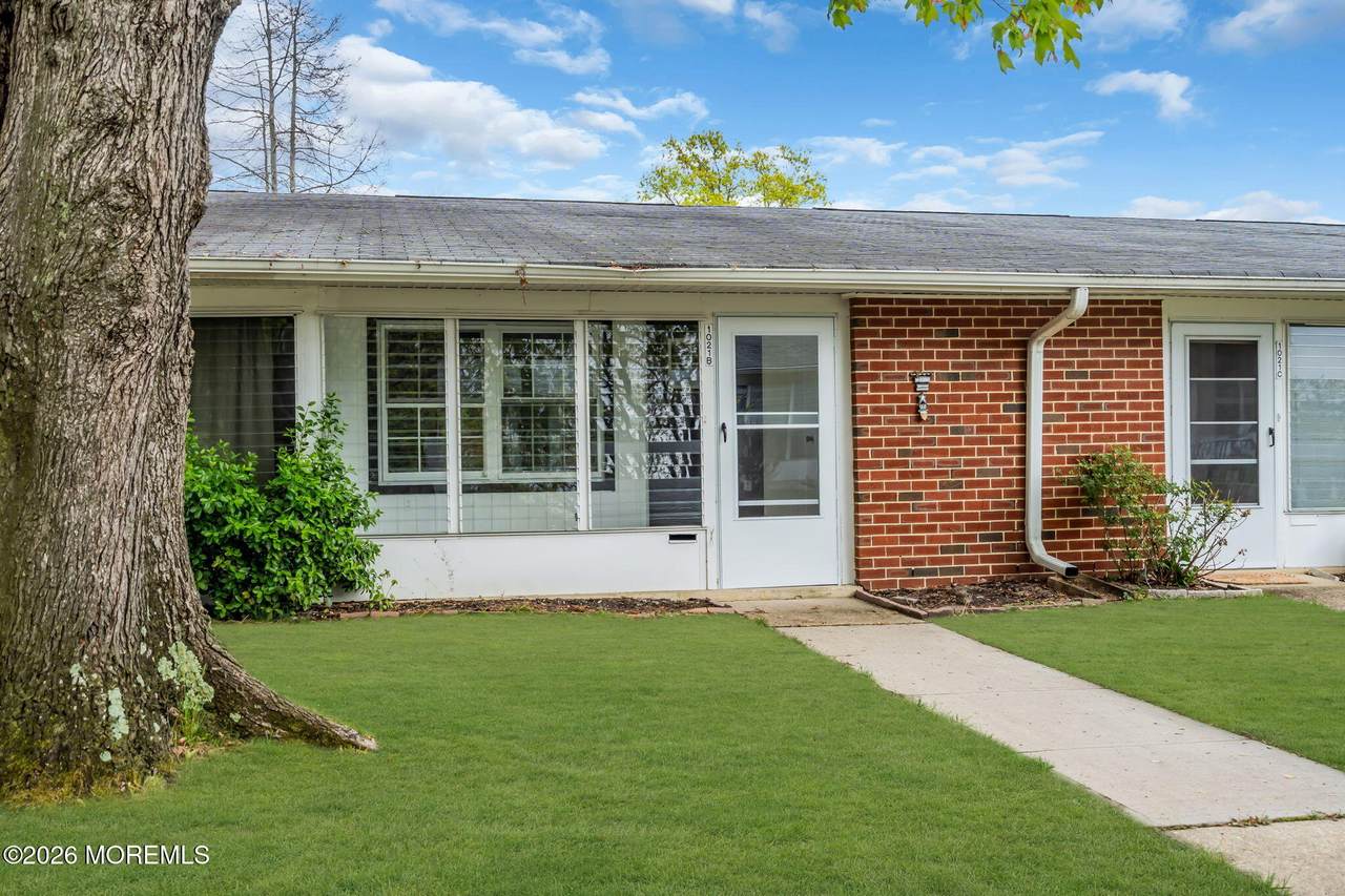 1021b Aberdeen Drive - Photo 1