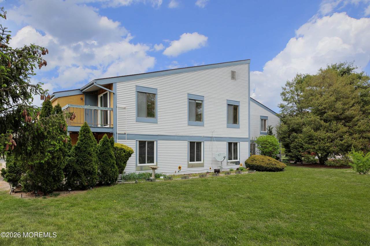10 Newport Court - Photo 1