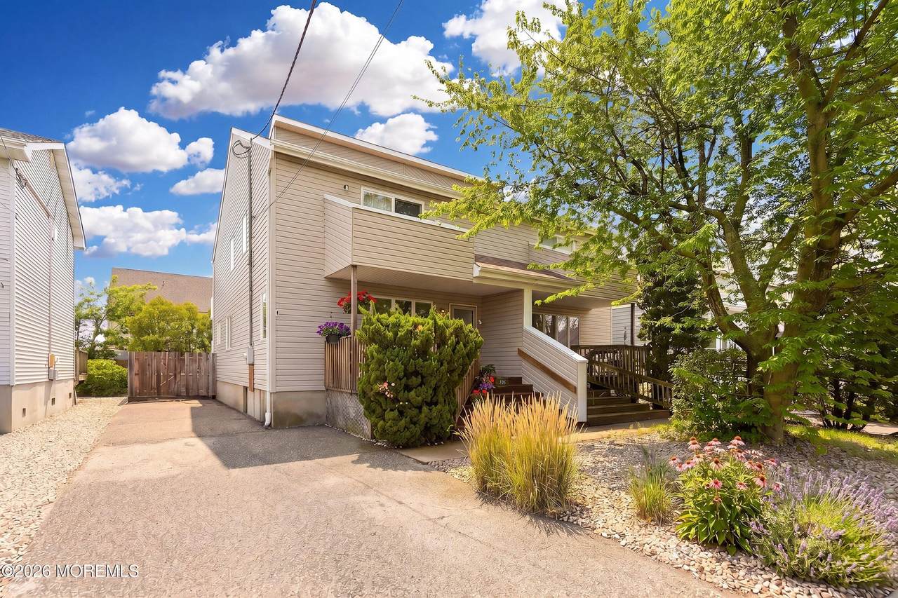 106 Trinidad Avenue - Photo 1