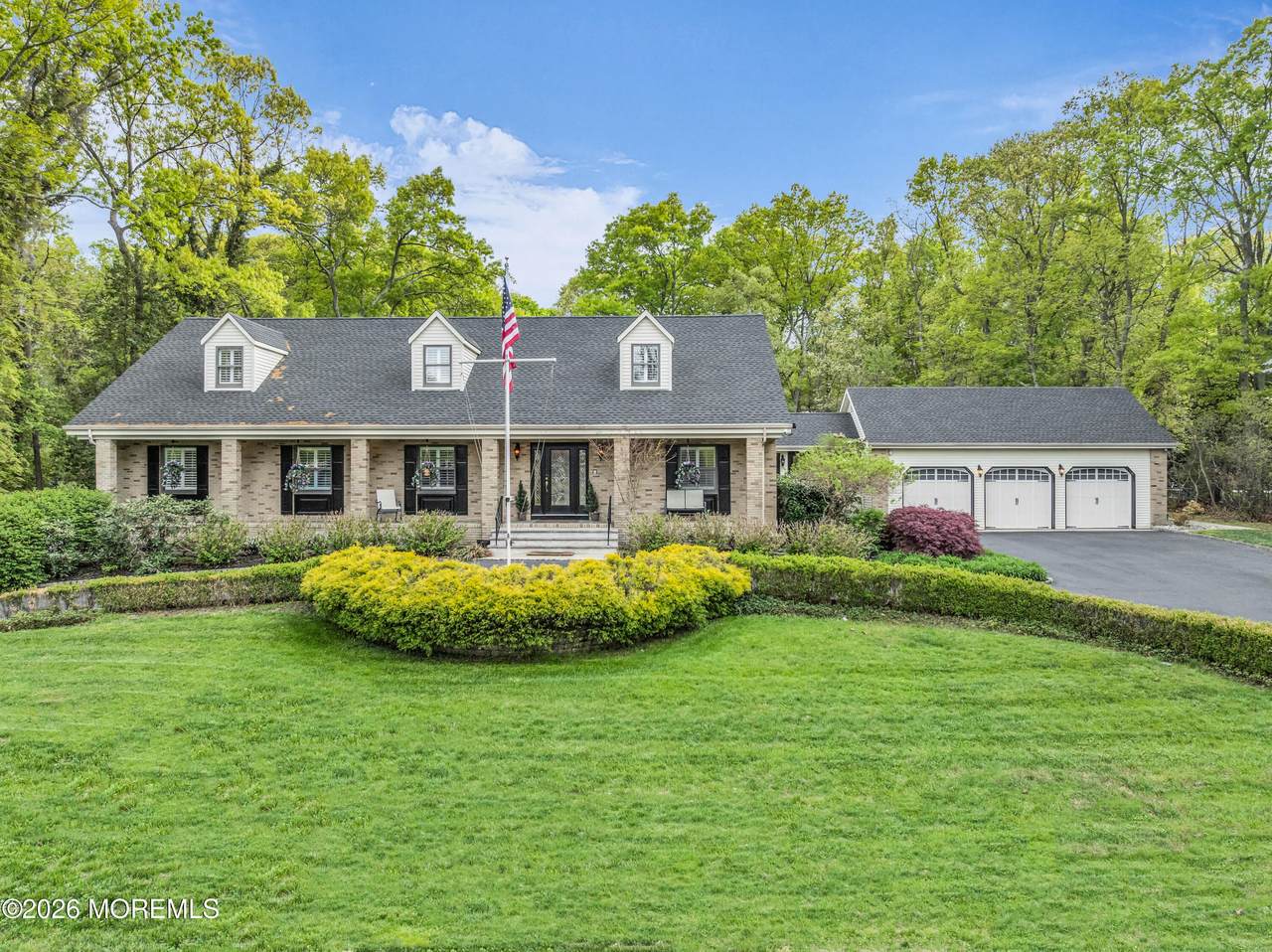 1913 Shadowbrook Drive - Photo 1