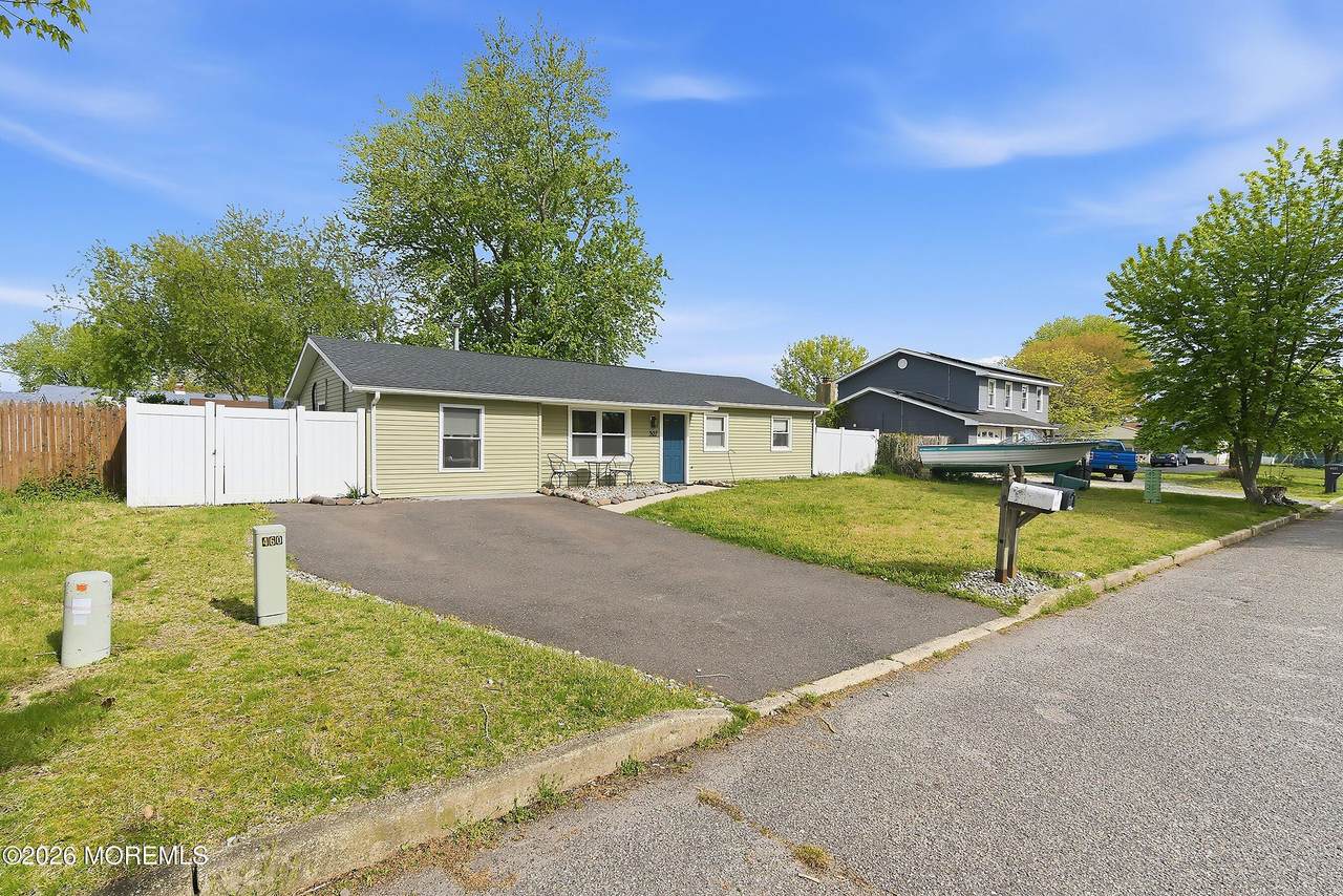307 5th Street - Photo 1