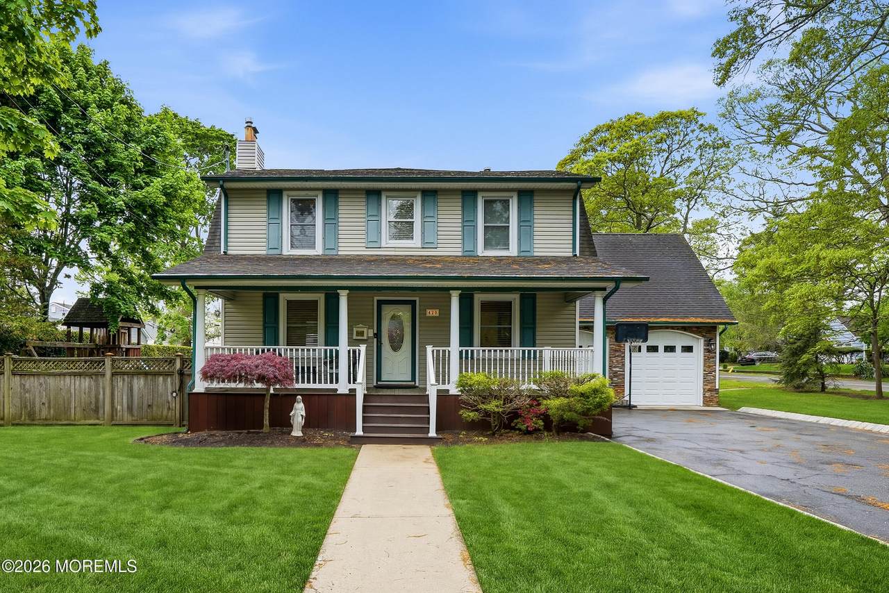 420 Wells Avenue - Photo 1