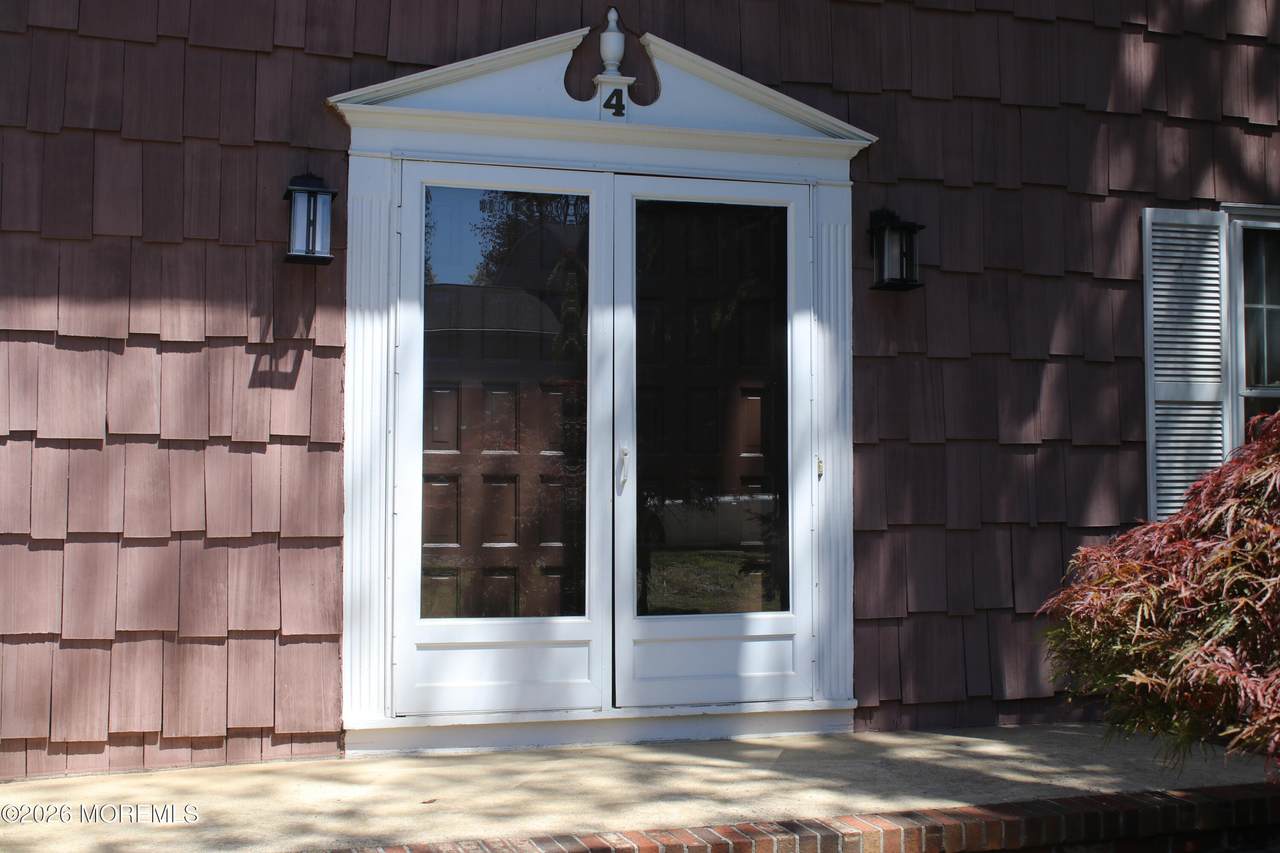 https://bt-photos.global.ssl.fastly.net/monmouth/1280_boomver_1_22612977-2.jpg