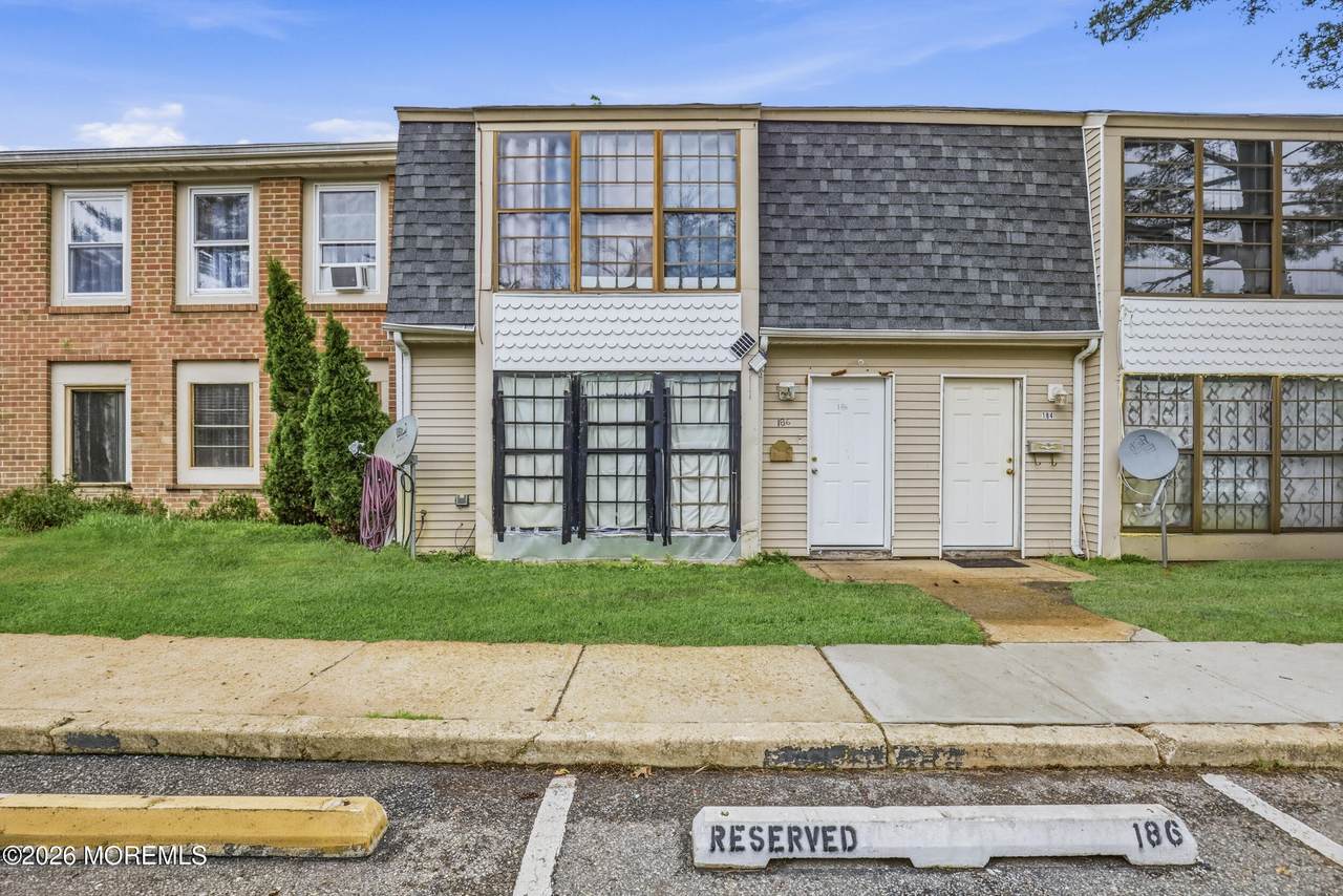 186 Coventry Drive - Photo 1