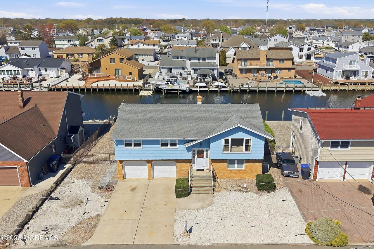 616 Baron Street - Photo 1