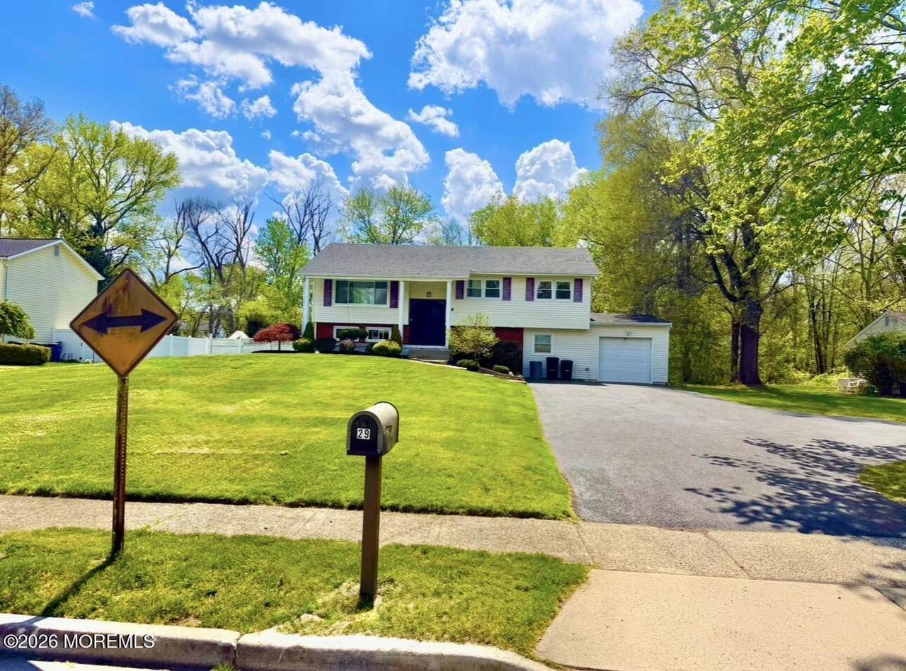 29 Greenleaf Drive - Photo 1