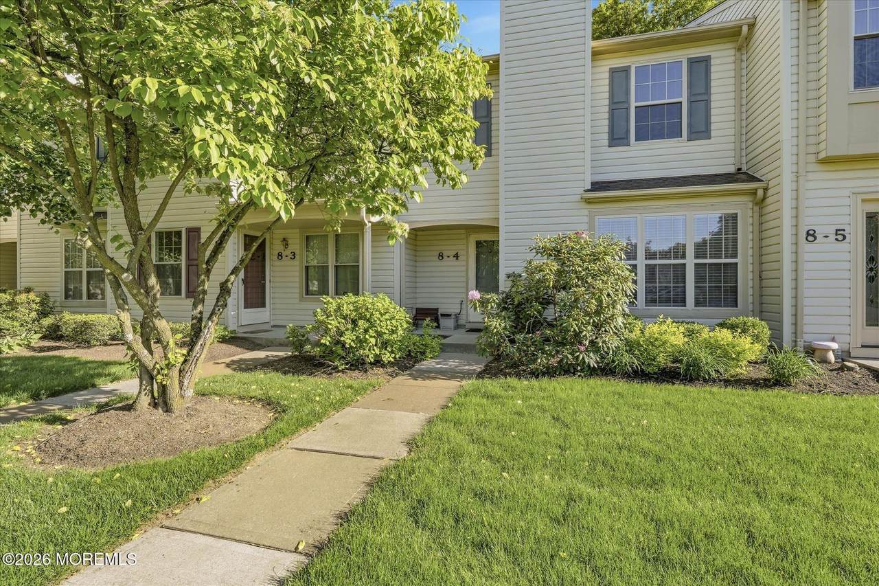 8 Stuart Drive - Photo 1