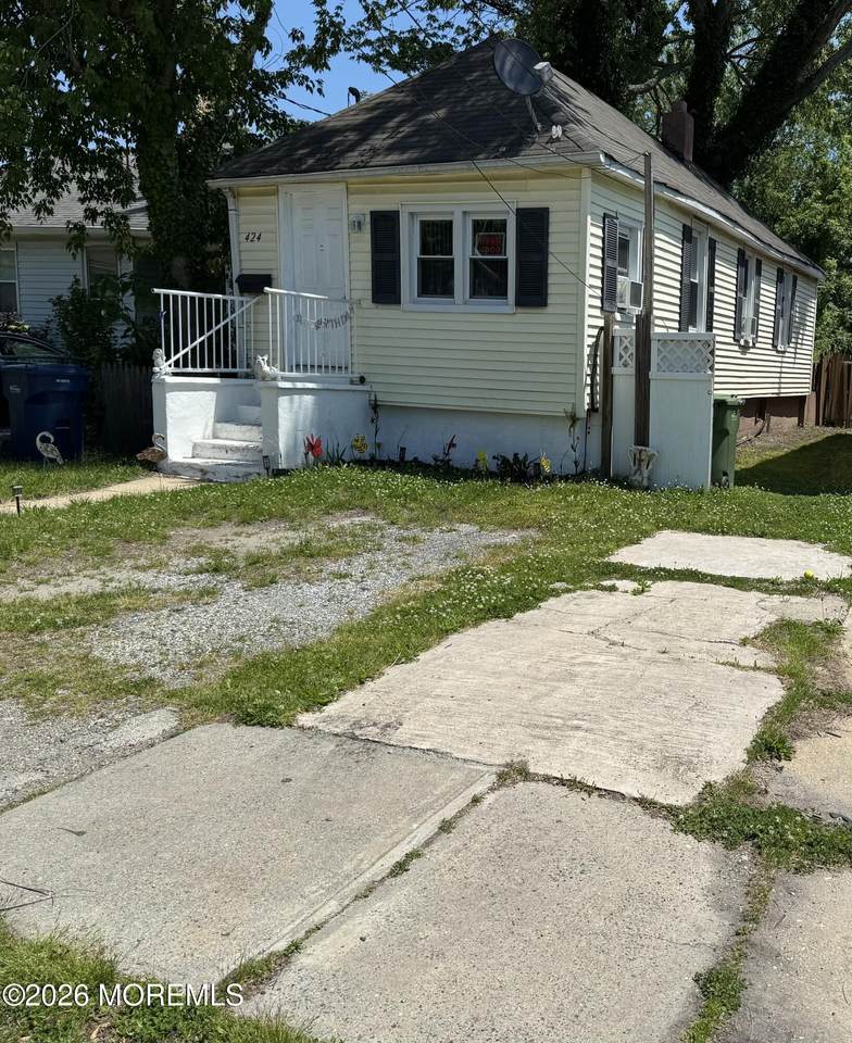 424 Drummond Avenue - Photo 1