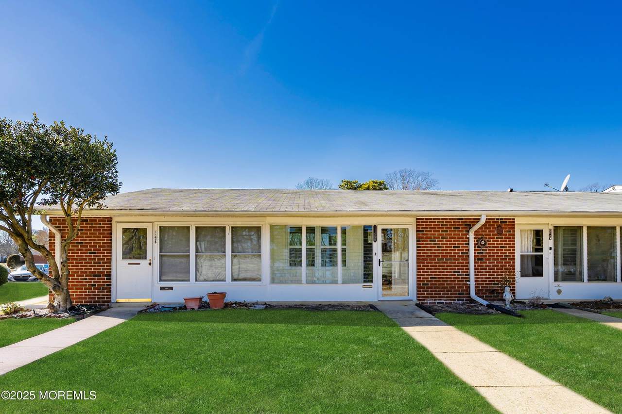 1145B Argyll Circle - Photo 1