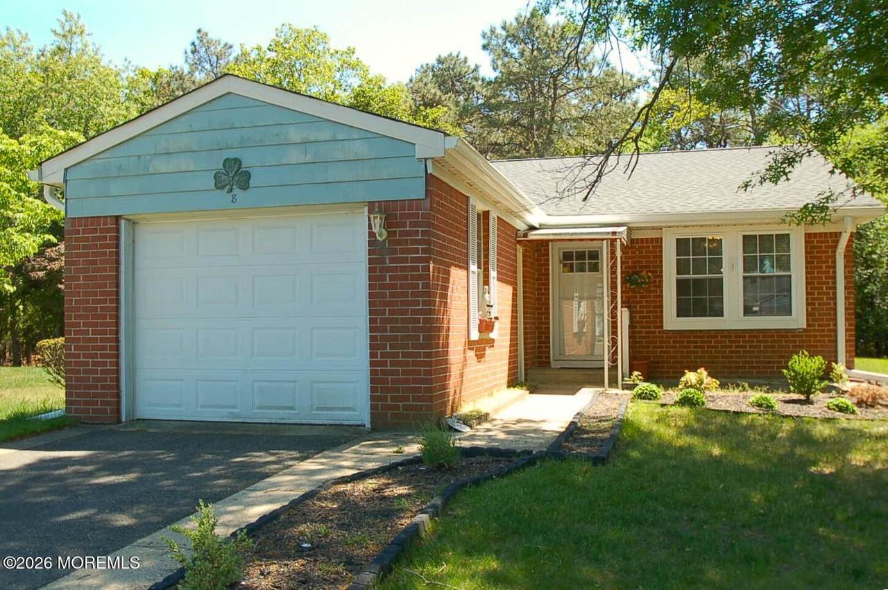 8 Revere Court - Photo 1
