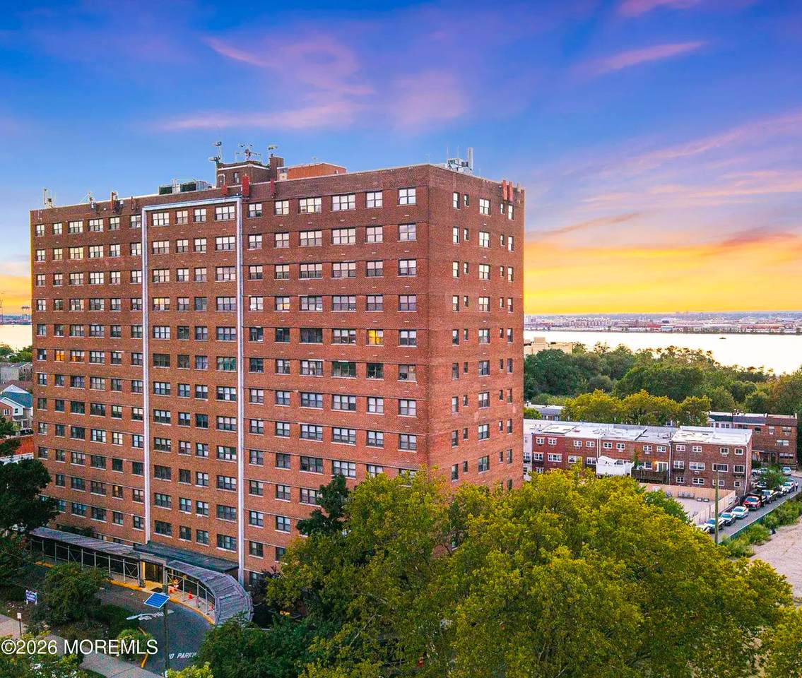 1225 Kennedy Boulevard - Photo 1