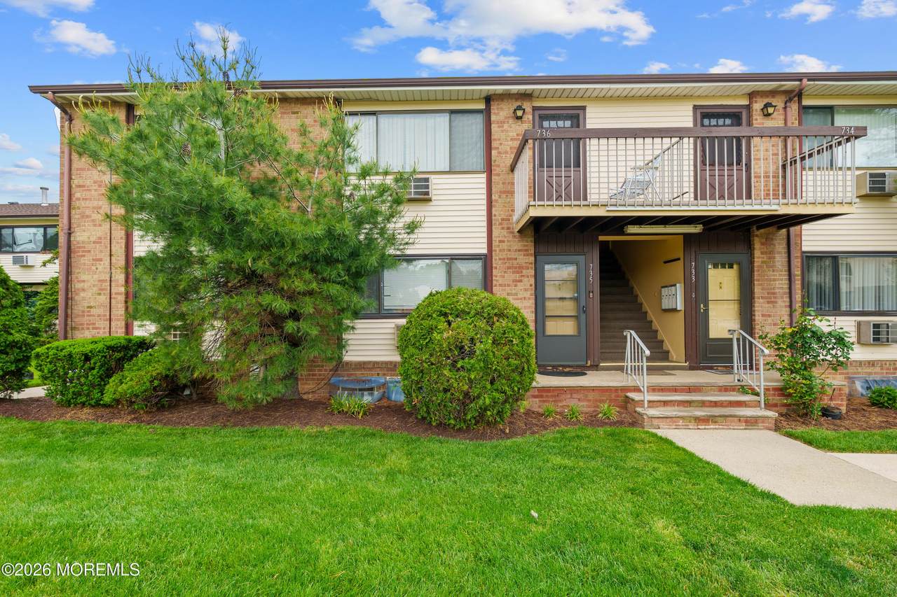 735 Cricket Lane - Photo 1
