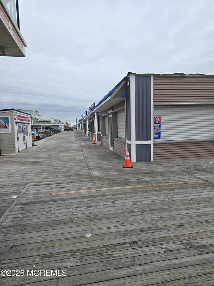 https://bt-photos.global.ssl.fastly.net/monmouth/1280_boomver_1_22615037-2.jpg