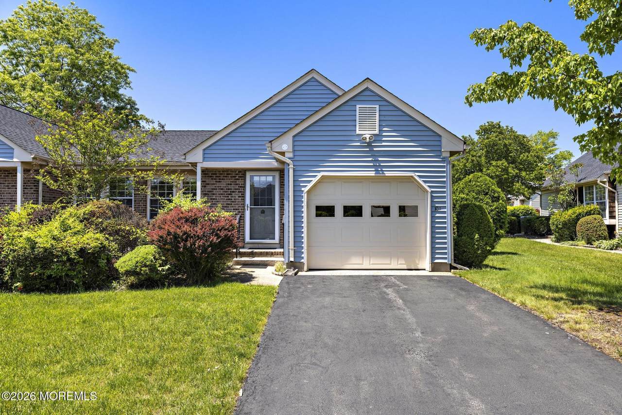 10 Alexander Hamilton Court - Photo 1