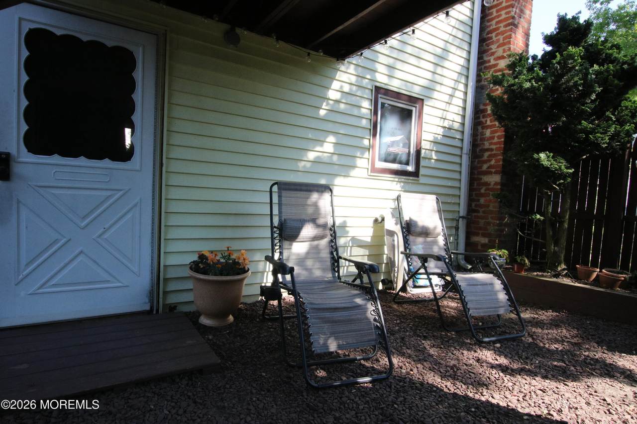 https://bt-photos.global.ssl.fastly.net/monmouth/1280_boomver_1_22615213-2.jpg