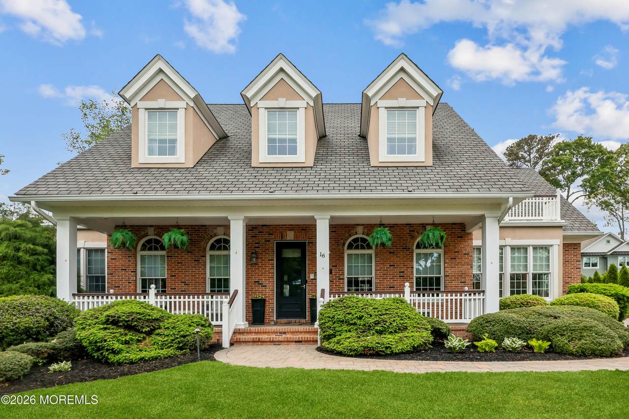 16 Pine Street - Photo 1
