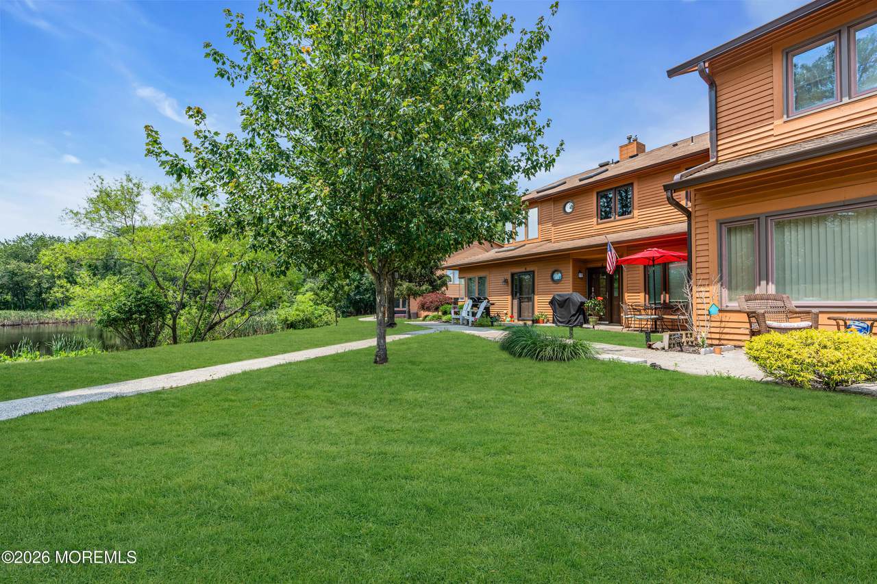 4 English Lane - Photo 1