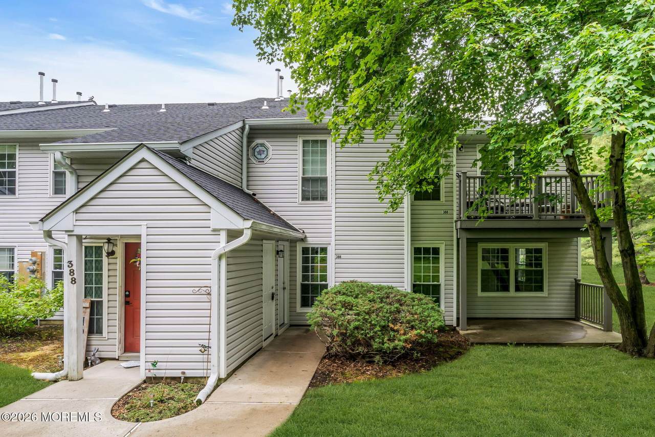 386 Hampton Place - Photo 1