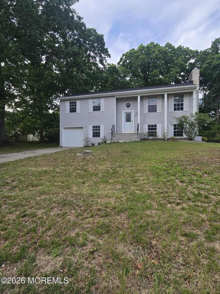 151 Shenandoah Boulevard - Photo 1